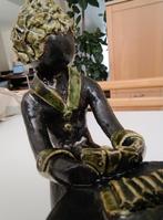 Prachtig keramieken beeld van lezende vrouw, Antiek en Kunst, Ophalen of Verzenden