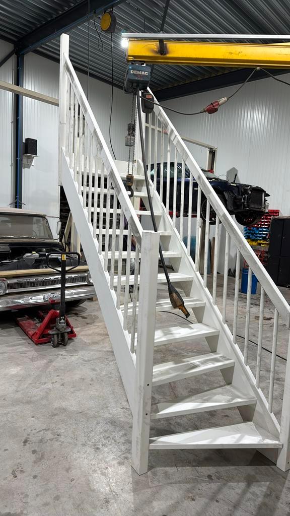 Kwart steek trap 2315 hoog nog 1 liggen, Doe-het-zelf en Verbouw, Ladders en Trappen, Zo goed als nieuw, 2 tot 4 meter, Ophalen