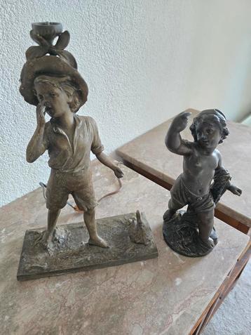 Bronzen beelden Jongen met zwaan,Jongen met armdrapering beschikbaar voor biedingen
