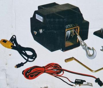 Electrice lier  12 volt en 1800 kilo trekkracht. beschikbaar voor biedingen