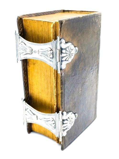 19e Eeuwse Bijbel met zilveren sloten, 1853, Antiek en Kunst, Antiek | Goud en Zilver, Zilver, Verzenden