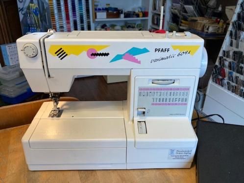 Pfaff varimatic 6091 met ingebouwd boventransport (idt), Hobby en Vrije tijd, Naaimachines en Toebehoren, Gebruikt, Naaimachine