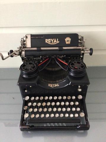 Antieke typemachine Royal USA