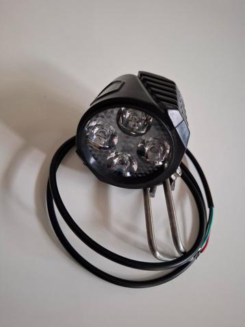 Fiets Voorlicht LED - Krachtige Verlichting beschikbaar voor biedingen