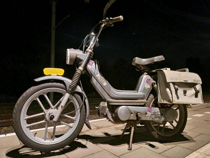 Barnfind Vespa Si volledig onaangetast Geel kenteken, Fietsen en Brommers, Brommers | Vespa, Zo goed als nieuw, Ophalen
