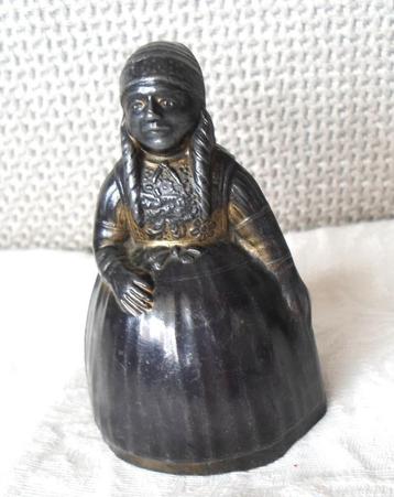 Oude tafelbel Dame. Messing. beschikbaar voor biedingen