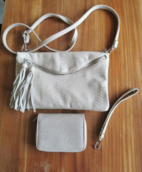 Nieuw: Ibiza/boho stijl tasje met portemonnee
Crocoprint, Sieraden, Tassen en Uiterlijk, Tassen | Schoudertassen, Nieuw, Ophalen of Verzenden