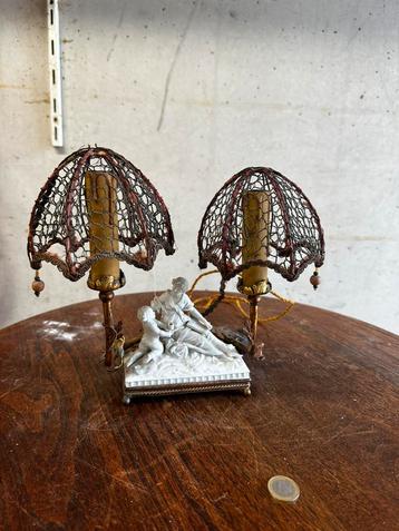 Antiek Capodimonte stijl lampje – porselein met figuren beschikbaar voor biedingen