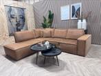 ZGAN Industriële Cognac Hoekbank - 262 x 237, Huis en Inrichting, Ophalen, 250 tot 300 cm, Industrieel cognac hoekbank warm interieur modern