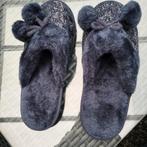 Zwarte Pantoffels met Pompons - Maat 39, Ophalen of Verzenden, Zo goed als nieuw, Zwart, Pantoffels of Sloffen