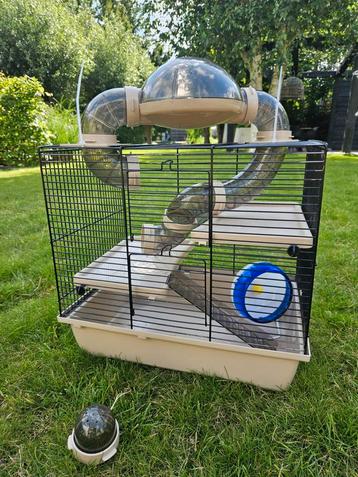 Hamsterkooi beige beschikbaar voor biedingen