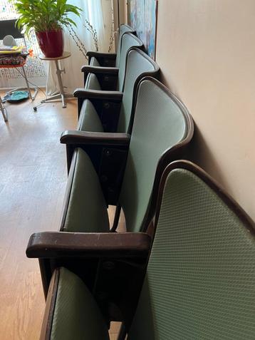 Bioscoopstoelen beschikbaar voor biedingen