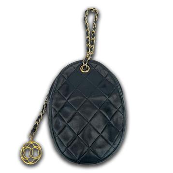 Chanel polstasje quilted lamsleer zwart beschikbaar voor biedingen