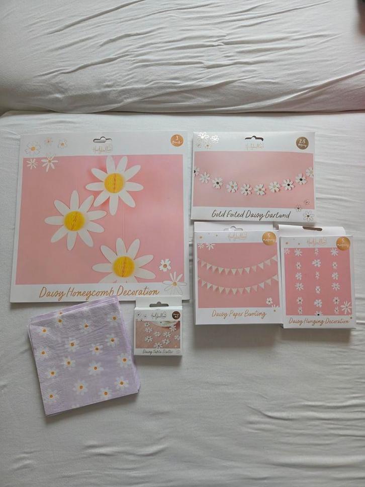 Versiering themafeestje madeliefjes/daisy, Hobby en Vrije tijd, Feestartikelen, Zo goed als nieuw, Versiering, Verjaardag, Ophalen of Verzenden