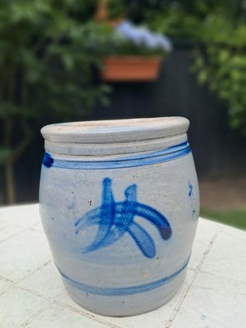 Keulse pot beschikbaar voor biedingen