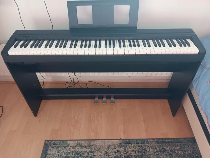 Digitale piano Yamaha P-45 met accessoires, Muziek en Instrumenten, Piano's, Zo goed als nieuw, Piano, Zwart, Digitaal, Ophalen