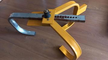 Wielklem beschikbaar voor biedingen