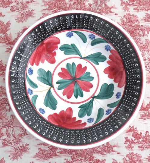 Grote handbeschilderde schaal Nimy*, Antiek en Kunst, Antiek | Servies los, Ophalen of Verzenden