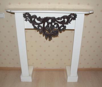 Brocante schouw met sierlijk ornament schoorsteenmantel beschikbaar voor biedingen