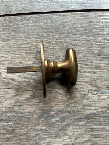 Toiletslotje, koper, vintage, ‘20 en ‘30 (foto 97) beschikbaar voor biedingen