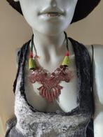 Vilten kettingen van  merinowol met kant., Nieuw, Ophalen of Verzenden, Rood, Overige materialen