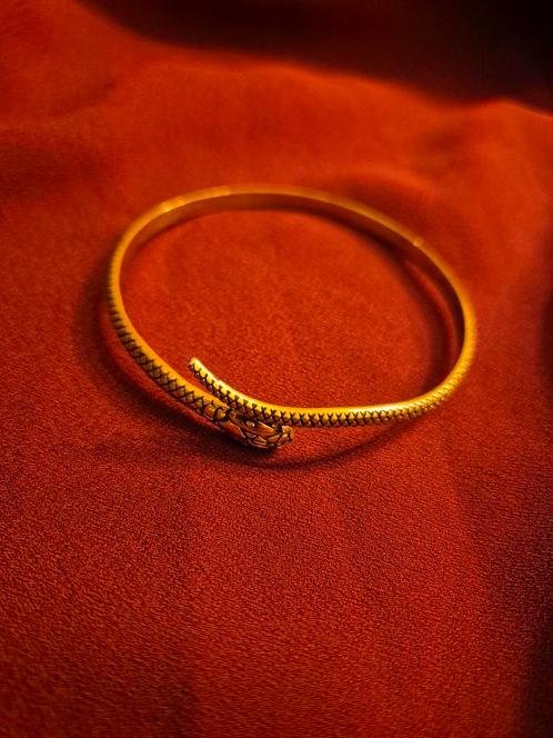 Goudkleurige armcuff in slangvorm – nieuw, Sieraden, Tassen en Uiterlijk, Armbanden, Nieuw, Goud, Ophalen of Verzenden
