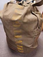 Legertas / plunjezak voorzien van kleding en accessoires, Ophalen of Verzenden, Overige soorten, Overige gebieden