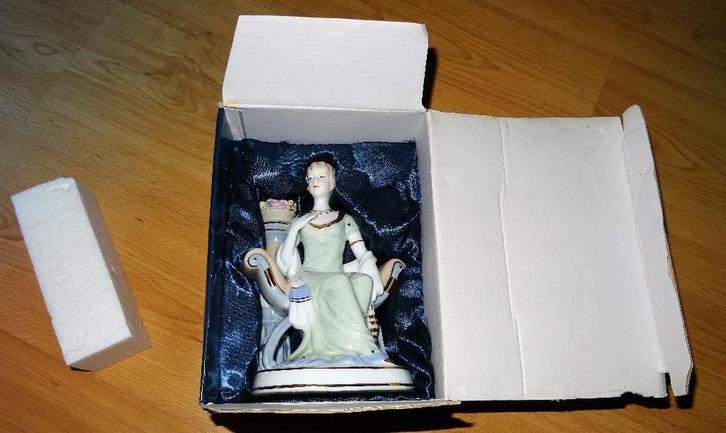 Porselein beeld Sophia, Verzamelen, Beelden en Beeldjes, Gebruikt, Mens, Ophalen of Verzenden