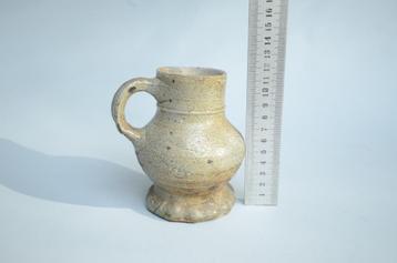 steengoed kruikje 16de eeuw Raeren  beschikbaar voor biedingen