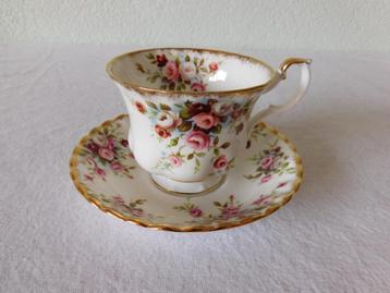 Royal Albert Cottage Garden kop en schotel, hg 7 cm, dsn 9cm beschikbaar voor biedingen