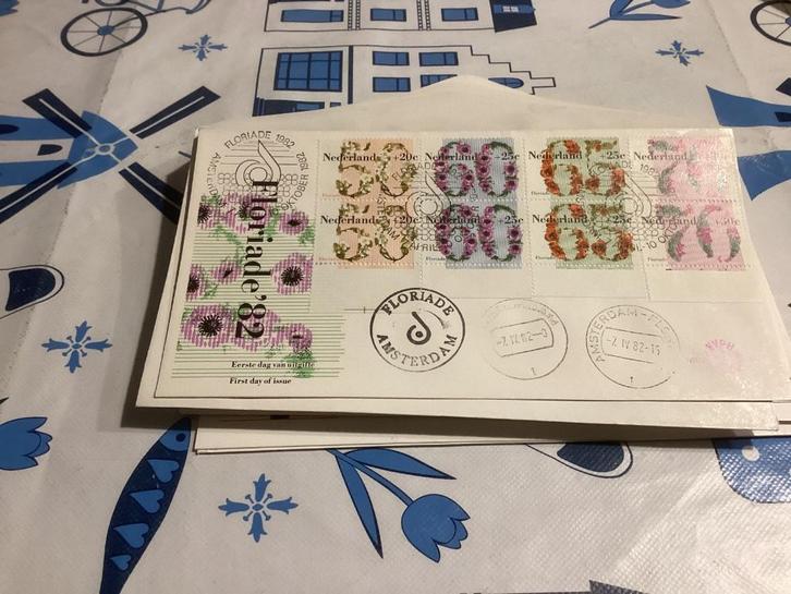 No6313 Afwijkend E200 paren met tab veel stempels Heb ook, Postzegels en Munten, Postzegels | Eerstedagenveloppen, Nederland, Ophalen