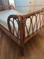 Rotan peuterbed, Kinderen en Baby's, Kinderkamer | Bedden, Ophalen, 140 tot 160 cm, 70 tot 85 cm