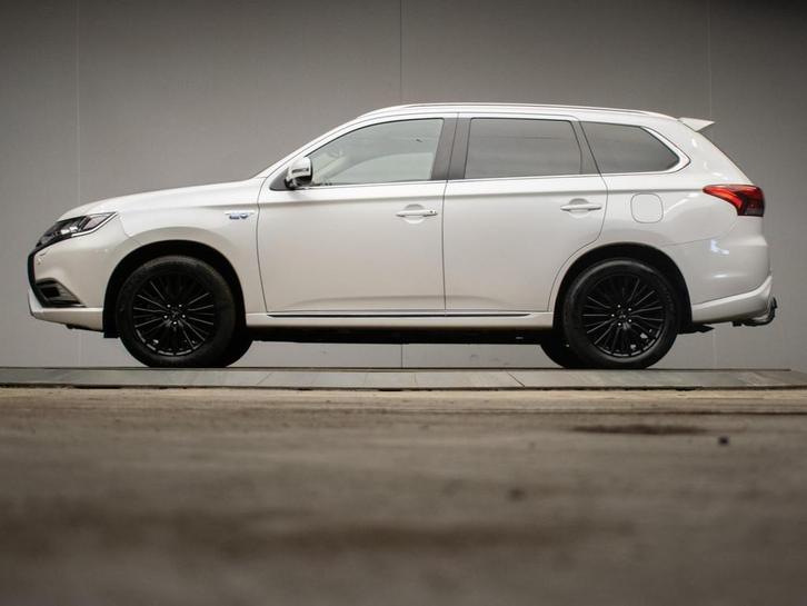 Mitsubishi Outlander 2.4 PHEV Instyle+ Sport (PANORAMADAK,AP, Auto's, Mitsubishi, Bedrijf, Te koop, Outlander, 360° camera, 4x4