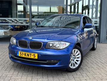 Bmw 1-SERIE 116I BUSINESS STYLE CARPLAY NAVI AIRCO PDC-CAMER beschikbaar voor biedingen