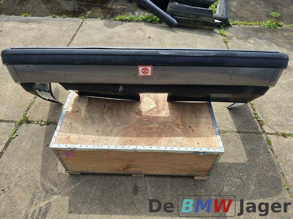 Achterbumper grijs BMW 7-serie E32 ('86-'94) 51121908570, Auto-onderdelen, Gebruikt, Ophalen of Verzenden, Achter, Bumper