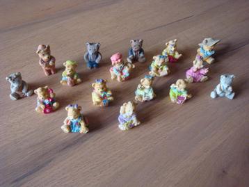 Verzameling kleine beertjes beeldjes 17 stuks beschikbaar voor biedingen