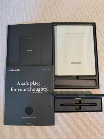 Opmerkelijke bundel van 2 papieren tablets met Marker Plus beschikbaar voor biedingen