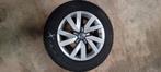 VW Velg met Winterbanden 215/60 R16 volkswagen Passat, Auto-onderdelen, Banden en Velgen, 16 inch, Banden en Velgen, Personenwagen