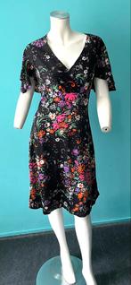 Vintage jaren 70 jurk zwart gebloemd maat 38, Kleding | Dames, Jurken, Maat 38/40 (M), Verzenden, Zwart, Vintage