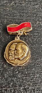 Vintage Russian USSR CARL Karl Marx  en LENIN socialist revo, Verzamelen, Speldjes, Pins en Buttons, Ophalen of Verzenden, Gebruikt