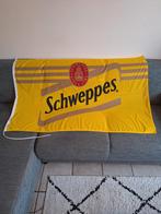 Mooie Nieuwe  " SCHWEPPES "  Vlag  // +/_ 145 x  95  cm, Ophalen of Verzenden, Nieuw
