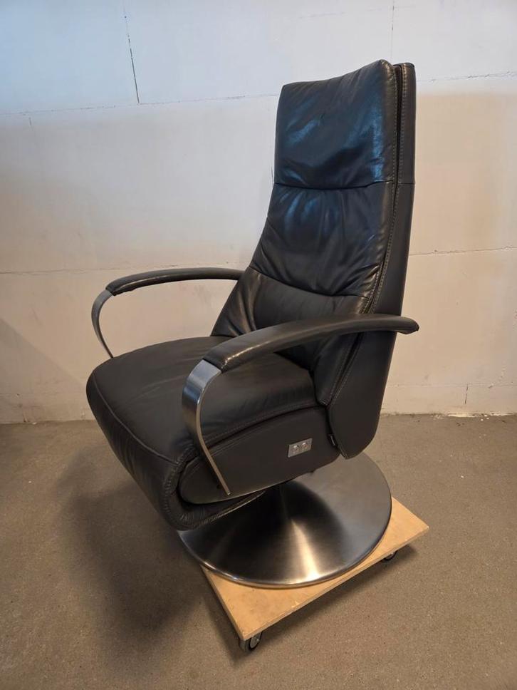 Luxe Prominent sta op stoel grijs leer op draaiplateau, Huis en Inrichting, Fauteuils, Leer, 50 tot 75 cm, Minder dan 75 cm, Ophalen