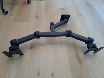 Stevige dual monitor arm. beschikbaar voor biedingen