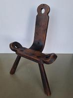 div. antieke houten Spaanse kruk brutalist driepoot stool, Antiek en Kunst, Ophalen