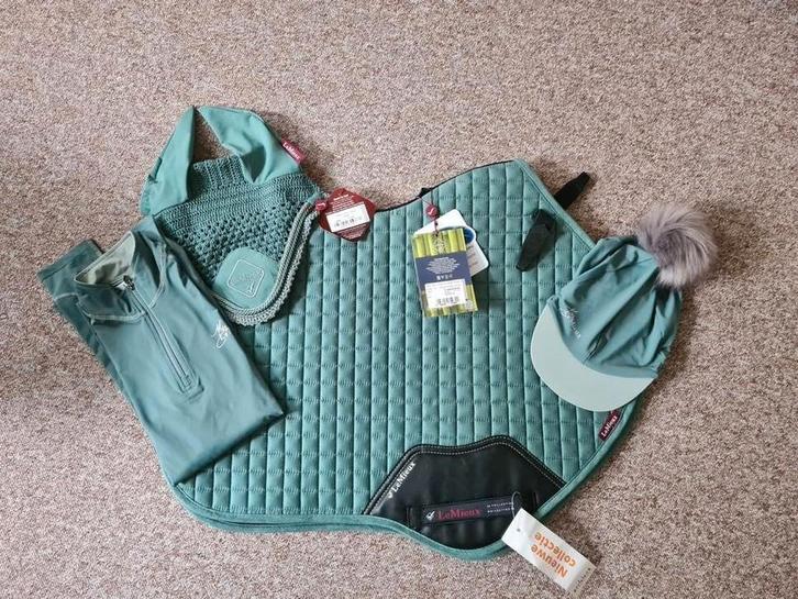 Nieuwe LeMieux set Sage full veelzijdigheid, Dieren en Toebehoren, Paarden en Pony's | Dekens en Dekjes, Nieuw, Ophalen of Verzenden