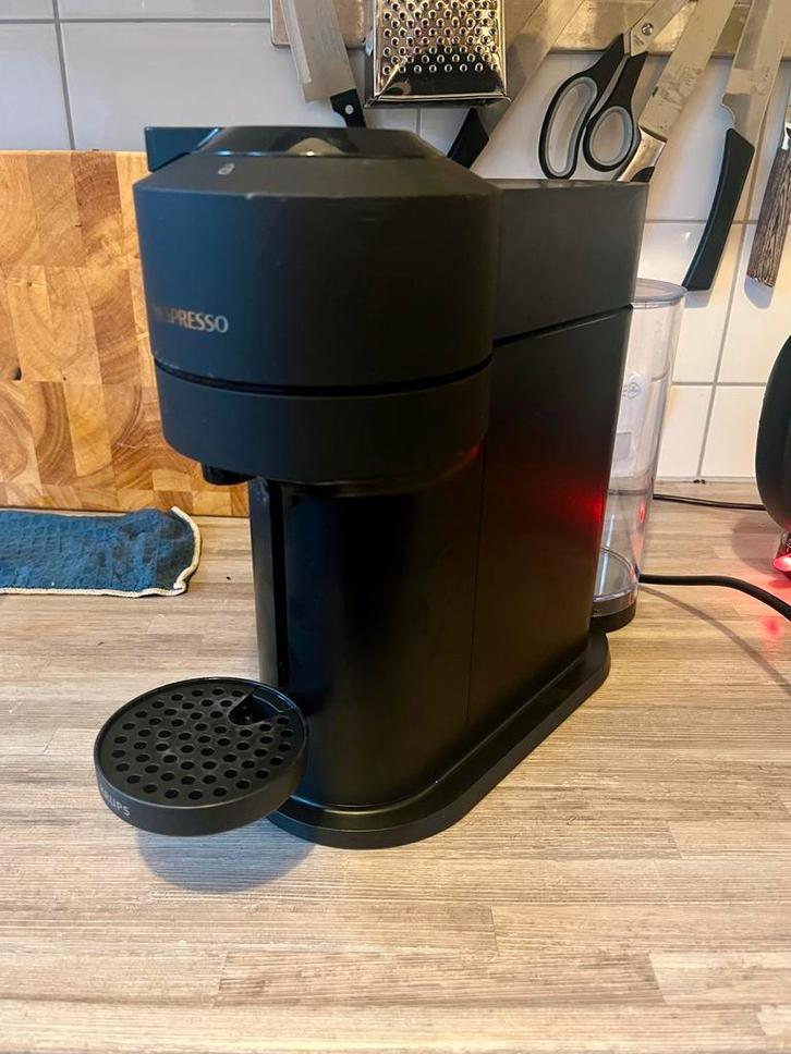 Nespresso Vertuo Next - Zwart, Witgoed en Apparatuur, Koffiezetapparaten, Zo goed als nieuw, Koffiepads en cups, Espresso apparaat