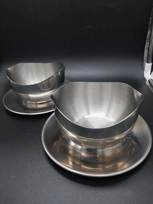 Set van 2 vintage rvs schalen met (vast) onderbord SOLA, Huis en Inrichting, Keuken | Servies, Gebruikt, Schaal of Schalen, Overige stijlen