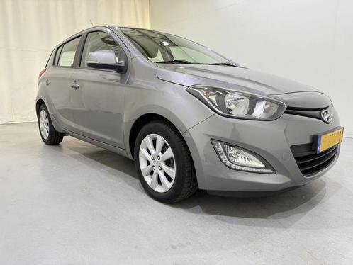 Hyundai i20 HB 1.2i i-Deal Airco NAP (bj 2014), Auto diversen, Schadeauto's, Hyundai, Handgeschakeld, Benzine, Overige carrosserieën