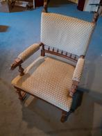 Antieke stoel met leuningen met leeuwenkoppen., Ophalen