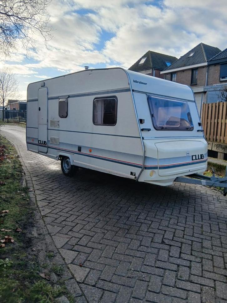 Beurstner club met kenteken, Caravans en Kamperen, Caravans, Particulier, 500 - 750 kg, Standaardzit, Bürstner, Dwarsbed, Gascomfoor